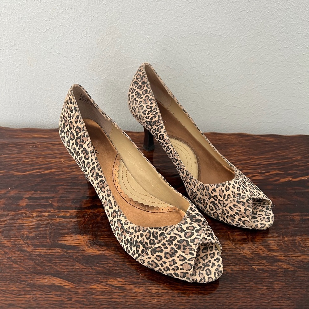 Kenneth Cole Reaction Animal Print Peep Toe Heels, Size 7.5